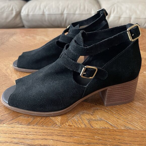Koolaburra by UGG Women's Heels Ankle Sandals Size 7.5 Black Suede Strap Buckle - Picture 2 of 12